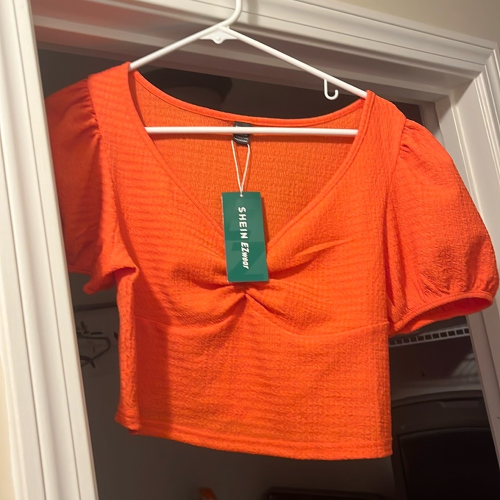Shein orange cropped top size large never worn brand new with tag
